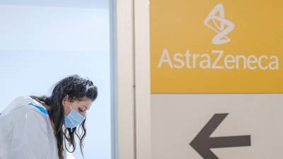 FT узнала о готовности AstraZeneca начать испытания назальной вакцины - iz.ru - Израиль