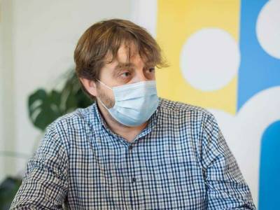Федор Лапий - Лапий: Мы можем открывать места в больницах и мобильные стационары, но там уже некому работать - gordonua.com - Украина
