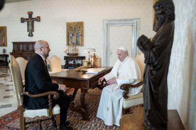 Денис Шмыгаль - Франциск - Премьер-министр Украины встретился с Папой Римским: о чем говорили - vchaspik.ua - Украина - Ватикан