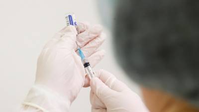В Омской области более 65 тысяч человек вакцинировались от коронавируса - russian.rt.com - Омск - Омская обл.