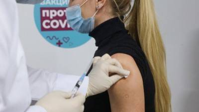 «Важно это для жизни страны» — жители Крыма массово участвуют в вакцинации - 5-tv.ru - Россия - республика Крым