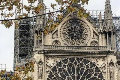 Во Франции утвердили проект реставрации каркаса крыши Нотр-Дама - aif.ru - Франция