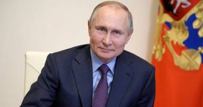 Владимир Путин - Путин после вакцинации положил перед сном градусник на тумбочку - ren.tv - Россия - Москва
