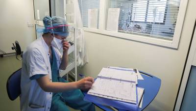 Во Франции за сутки выявили больше 40 тысяч случаев коронавируса - gazeta.ru - Франция
