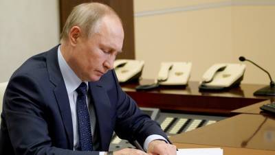 Владимир Путин - Путин допустил снятие COVID-ограничений к концу лета - dp.ru - Россия