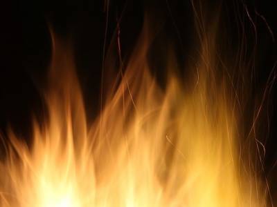 При пожаре на НПЗ в Индонезии пострадали четверо местных жителей, проходивших мимо завода - rosbalt.ru - Индонезия