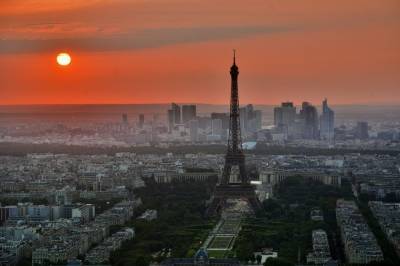 Париж потерял миллиарды евро из-за спада туризма и мира - cursorinfo.co.il - Париж