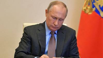 Владимир Путин - Путин допустил снятие коронавирусных ограничений к концу лета - readovka.ru