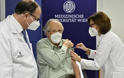 В Австрии после COVID-вакцинации умерли десятки человек - korrespondent.net - Австрия