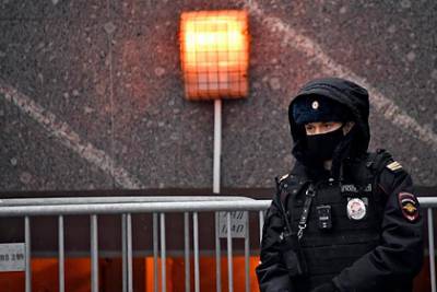Владимир Путин - Путин заявил о необходимости защиты полицейских и их семей от любых угроз - lenta.ru - Россия