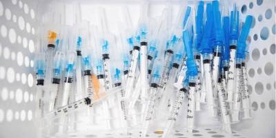 Максим Степанов - Второй человек в Украине получил две дозы вакцины от коронавируса, всего сделали более 200 тысяч прививок - nv.ua - Украина - Хмельницкая обл.
