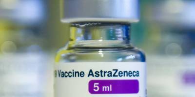 Вакцине AstraZeneca дали новое название на фоне скандалов вокруг нее - ruposters.ru - Канада