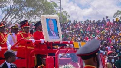 Джон Магуфули - В Танзании 45 человек погибли в давке на похоронах президента - newdaynews.ru - Танзания - Дар-Эс-Салам