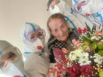 В Черновцах от COVID-19 вылечили 100-летнюю женщину. Это первая ее госпитализация - gordonua.com - Черновцы