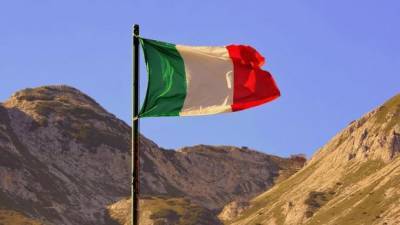 Роберто Сперанц - СМИ: Италия вводит пятидневный карантин для приезжающих из ЕС - piter.tv - Италия - Евросоюз