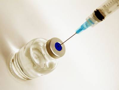 Владимир Путин - Дмитрий Песков - В Кремле рассказали, что поставки вакцин заграницу зависят от масштаба производства - vm.ru - Россия