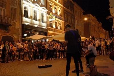 Уличных музыкантов и летних площадок не будет: во Львове ввели дополнительные ограничения - 24tv.ua - Львов