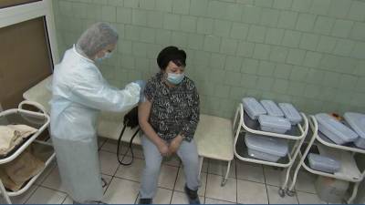 Специалисты призывают сделать прививку от COVID-19 для защиты от болезни себя и своих близких - 1tv.ru