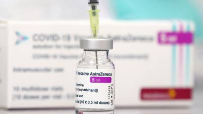 «Может быть связано с негативными отзывами в прессе»: вакцина AstraZeneca сменила название - russian.rt.com - Англия
