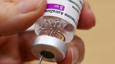 Роберт Кох - Регулятор ФРГ рекомендовал применять вакцину AstraZeneca лицам от 60 - russian.rt.com - Англия