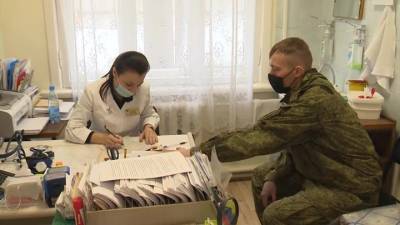 Новости на "России 24". На Сахалине вакцинируют военных - vesti.ru - Россия