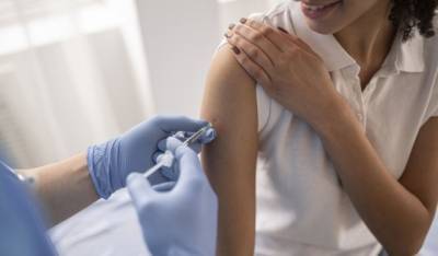 В МОЗ рассказали о побочных эффектах, которые фиксировали после вакцинации от COVID-19 в Украине - enovosty.com