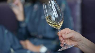 Ученые заявили о пользе употребления вина для здоровья глаз - iz.ru - Лондон - Израиль