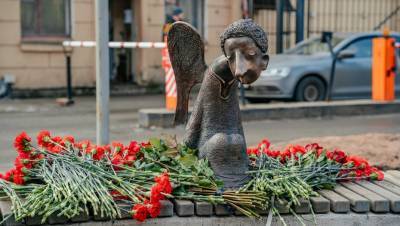 Борис Вишневский - В Петербурге повторно открыли памятник погибшим от COVID-19 медикам - dp.ru - Санкт-Петербург