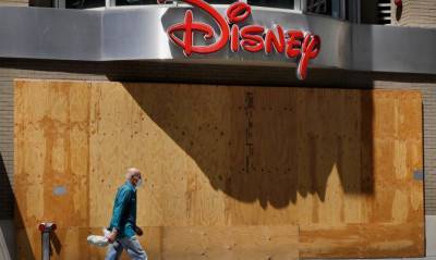 The Walt Disney закрывает десятки розничных магазинов - capital.ua - Украина