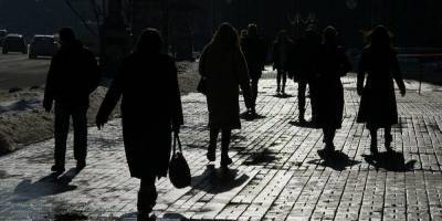 Самый высокий показатель с середины января. За сутки в Киеве обнаружили почти 900 случаев заражения коронавирусом - nv.ua - Киев - Виталий Кличко