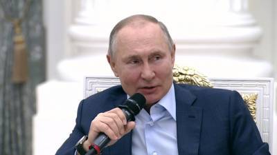 Владимир Путин - Путин: во время пандемии особенно порадовала работа волонтеров и помощь бизнеса - vesti.ru - Россия