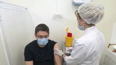 Владимир Путин - Не во всех регионах России приступили к вакцинации от COVID-19 - vesti.ru - Россия