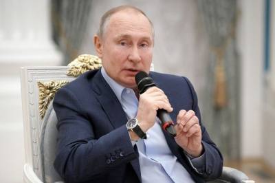 Владимир Путин - Путин заявил о безопасности и эффективности российских вакцин от COVID-19 - aif.ru