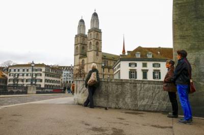 В Швейцарии в память о жертвах коронавируса провели минуту молчания - aif.ru - Швейцария