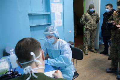 В Украине более тысячи воинов ООС уже вакцинировали от коронавируса - 24tv.ua