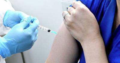 Врачи показали побочную реакцию на вакцину против Covid-19 от Moderna (фото) - focus.ua