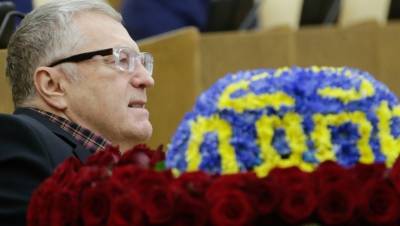 Жириновский перед 8 марта призвал запретить импорт цветов - dp.ru - Россия