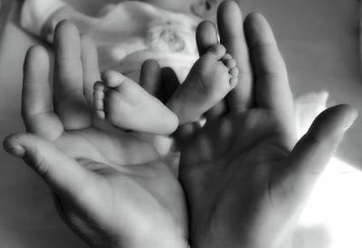 Учёные выявили повышенный риск рождения детей с патологиями от пожилых отцов - argumenti.ru
