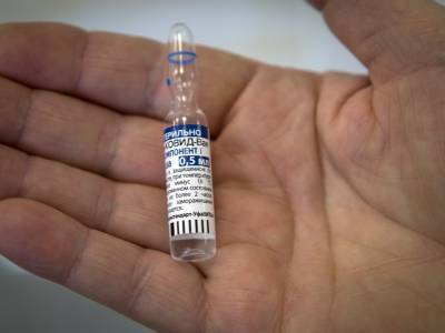 Дмитрий Лиознов - В НИИ гриппа рекомендовали не спешивать в одном организме разные вакцины от COVID-19 - sobesednik.ru