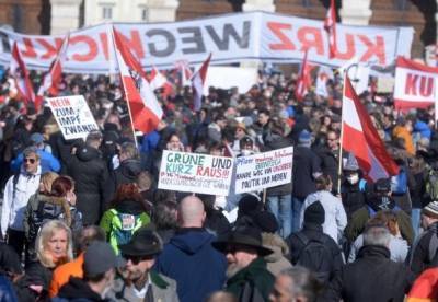 В Вене тысячи людей протестовали против карантина - unn.com.ua - Вена - Киев - Австрия