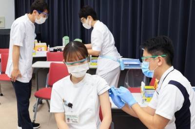 Япония в конце весны может одобрить еще одну вакцину от COVID-19 - aif.ru - Англия