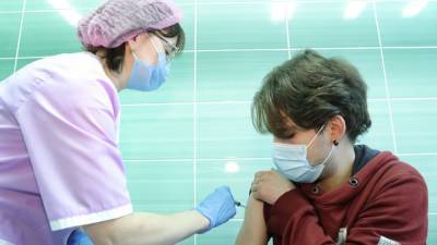 Гастроэнтеролог Бордин рассказал о вакцинации при проблемах с ЖКТ - polit.info