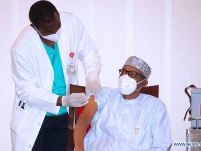 Мухаммад Бухари - Президент Нигерии вакцинировался от коронавируса - unn.com.ua - Киев - Нигерия - Абуджа