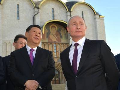 Ван И. - МИД КНР: Китай и Россия будут вместе бороться с "цветными революциями" - sobesednik.ru - Россия - Китай