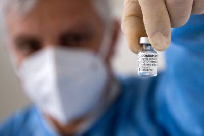 В Минздраве ответили, вызывает ли вакцина Pfizer бесплодие - 24tv.ua