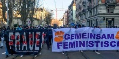 Полиция в Швейцарии разогнала участниц акции к Международному женскому дню - nv.ua - Швейцария - Цюрих