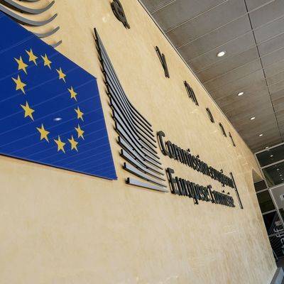 Bloomberg предрёк ЕС потерю 100 миллиардов евро - radiomayak.ru
