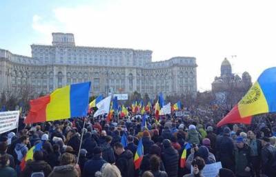 В Бухаресте сотни людей протестовали против плана об обязательной вакцинации - hubs.ua - Украина - Бухарест - Румыния