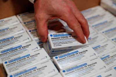 На американском заводе Johnson & Johnson испортили 15 млн доз вакцины – NYT - aif.ru - New York