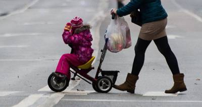 Домашний персонал в РФ. Россияне заместили мигрантов – надолго? - lv.sputniknews.ru - Россия - Латвия - Рига